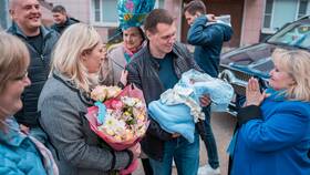 Как подготовиться к выписке из роддома зимой в Фаберлик